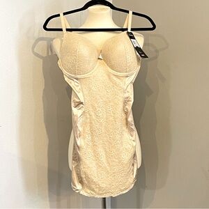 Maidenform Inspirations Natural Slip Built In Bra AntiStatic Faja Shapewear 38D
